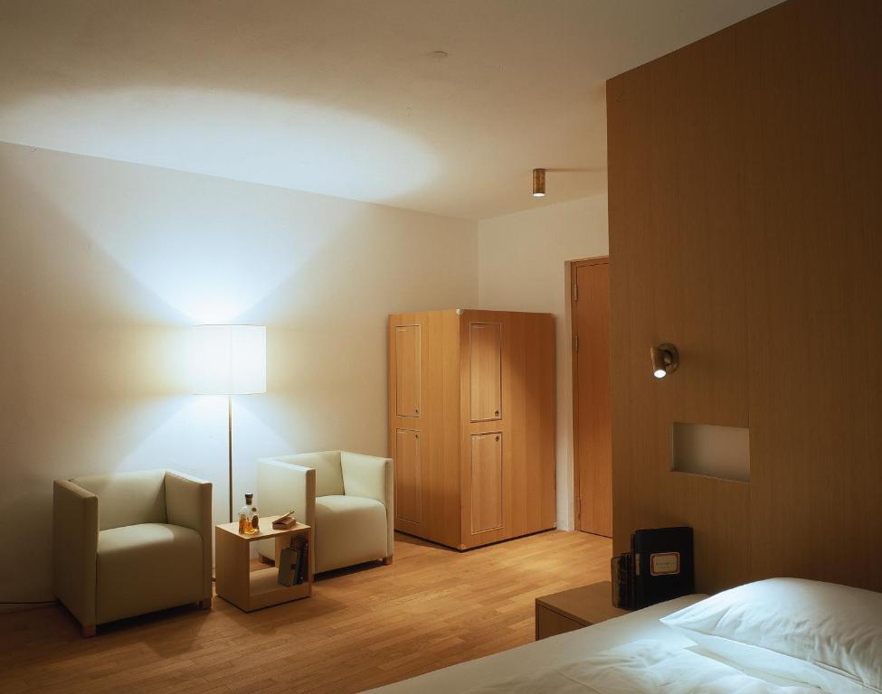 Hotel Gasthof Gruener Baum Glorenza Esterno foto