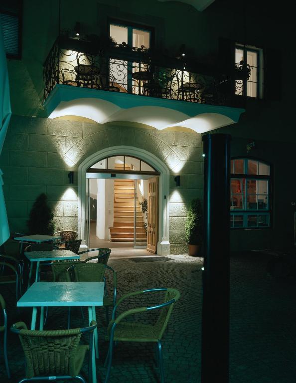 Hotel Gasthof Gruener Baum Glorenza Esterno foto